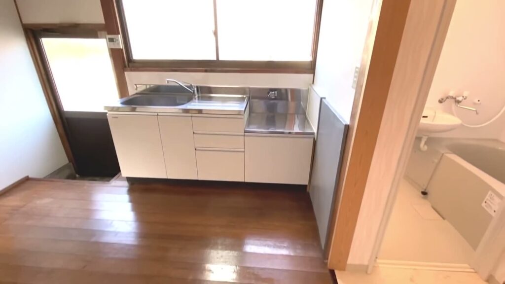 広島県の平屋 3Kのキッチンの窓
