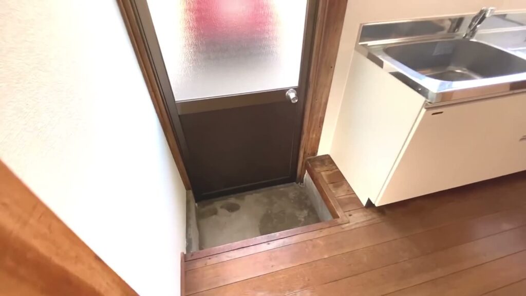 広島県の平屋 3Kの勝手口