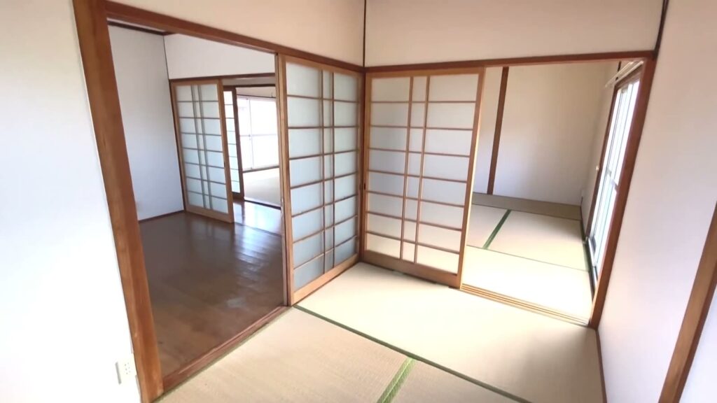 広島県の平屋 3Kの和室から廊下側