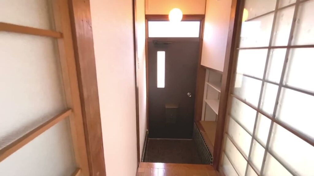 広島県の平屋 3Kの玄関