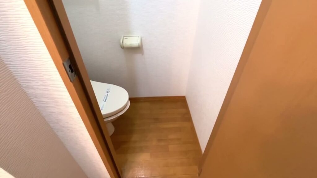 1Kのトイレの入口