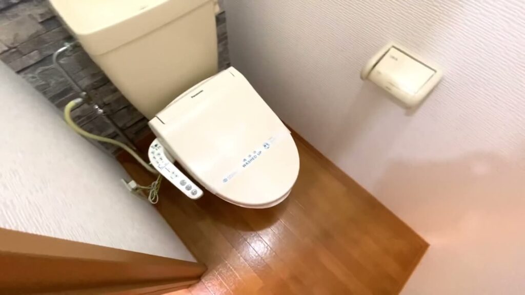 1Kの温水洗浄便座