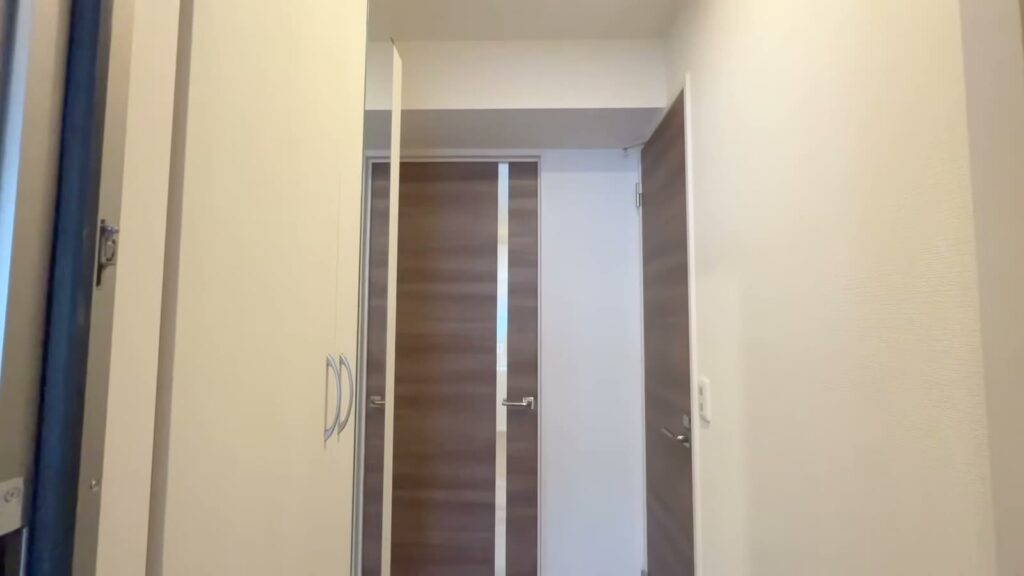 1LDKの廊下