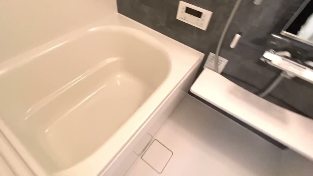 D-room内山 1LDKの浴槽