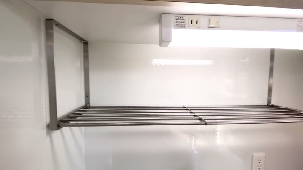D-room内山 1LDKの吊り棚