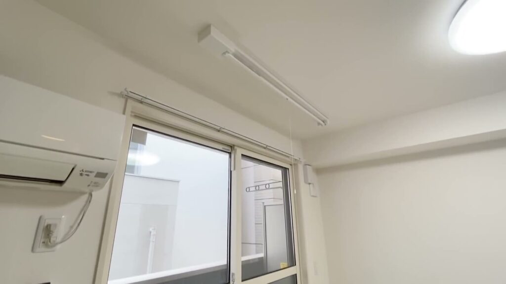 広島県の1R賃貸アパート 1Rの室内物干し
