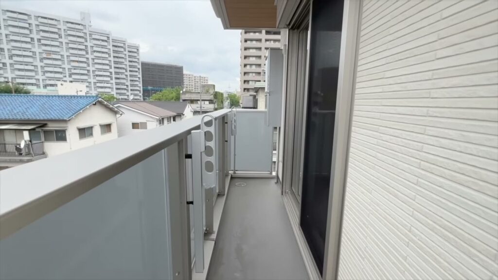 1LDKのバルコニーの奥行き