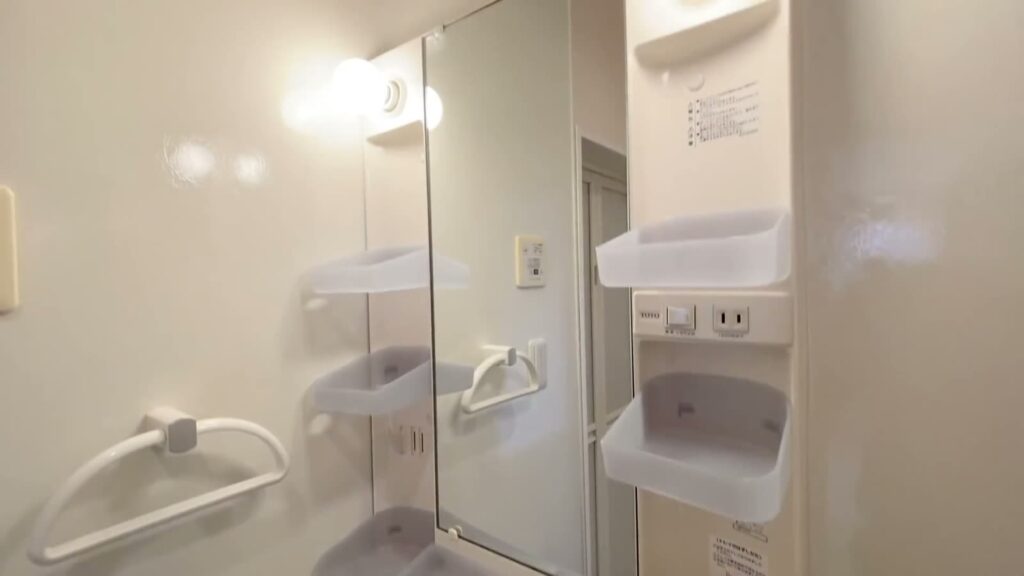 東広島市の1R 1Rの鏡まわり