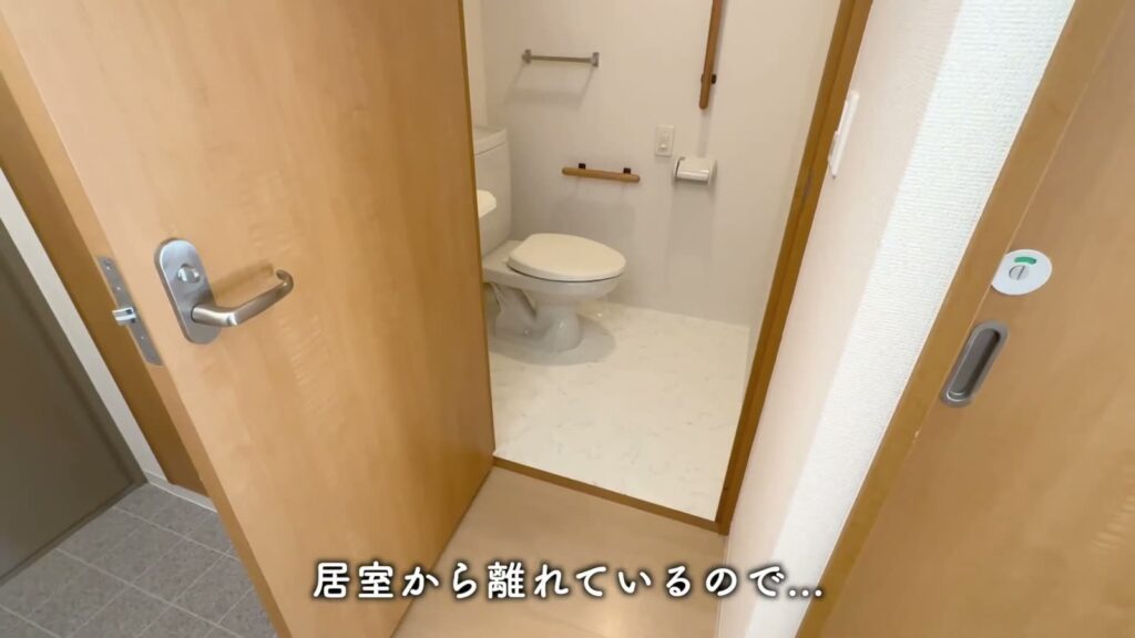 アルビス前原 2DKのトイレの入口