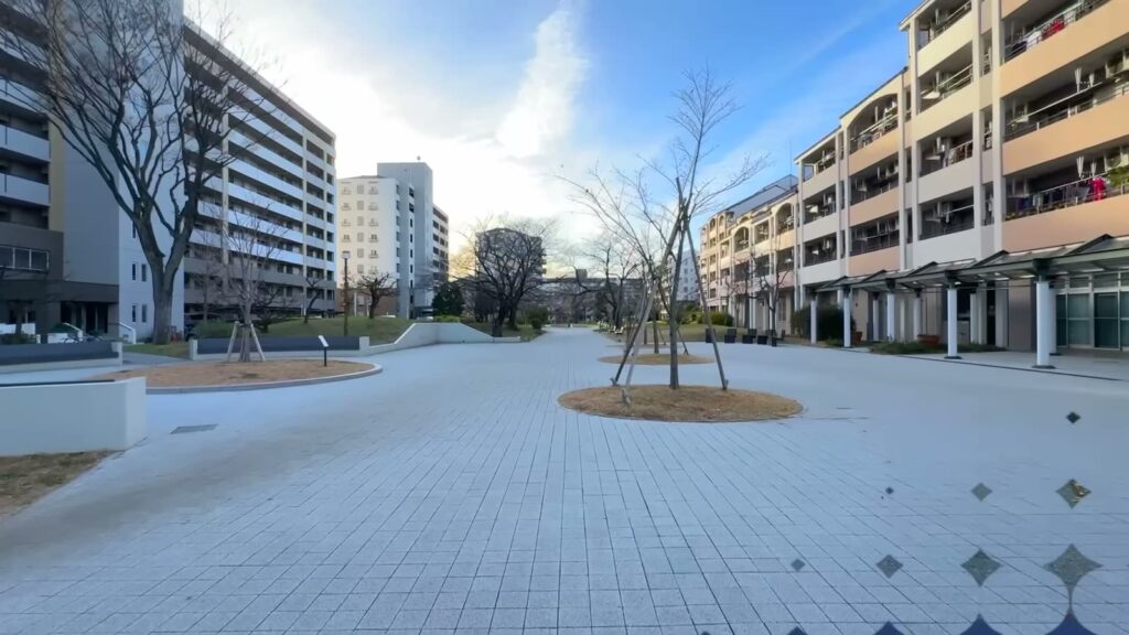 青戸第一 2LDKの団地内の広場