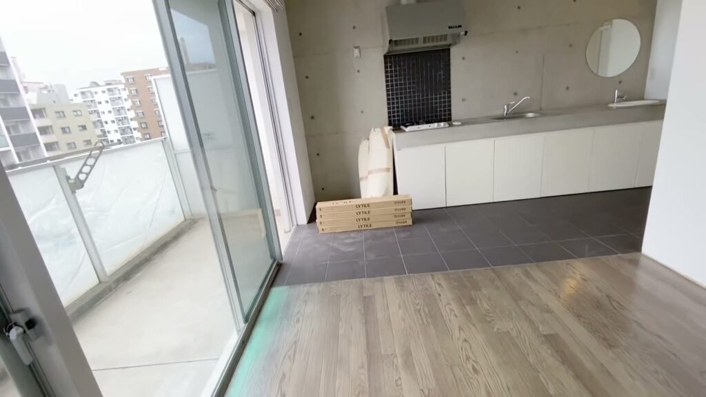 広島市中区の1R 1Rのバルコニー側