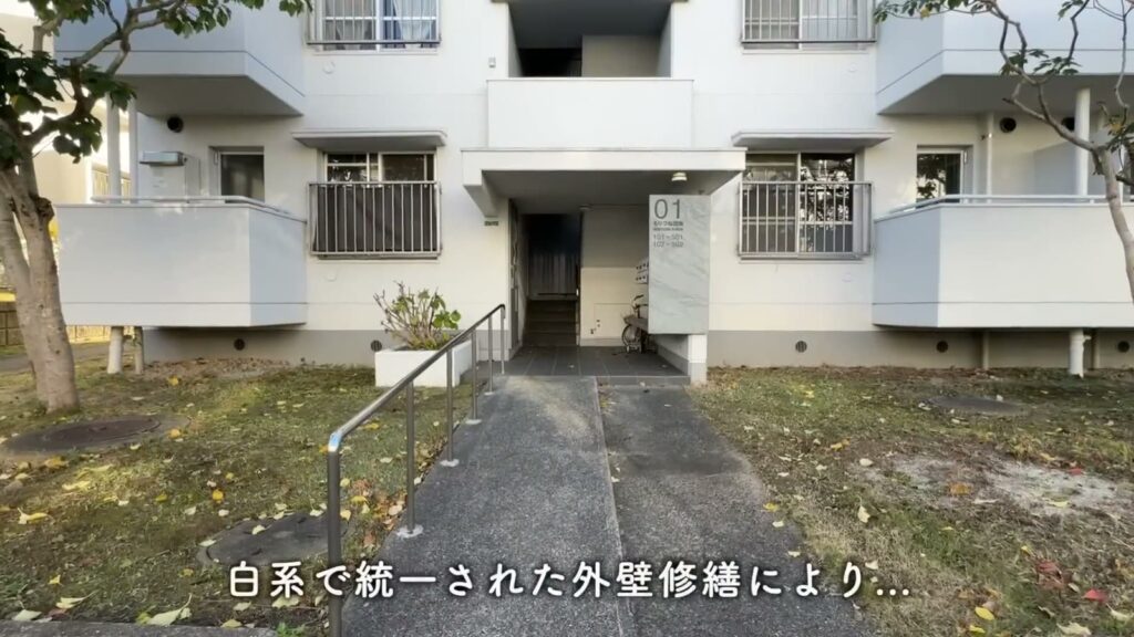 もりつね 2LDKの住棟の入口