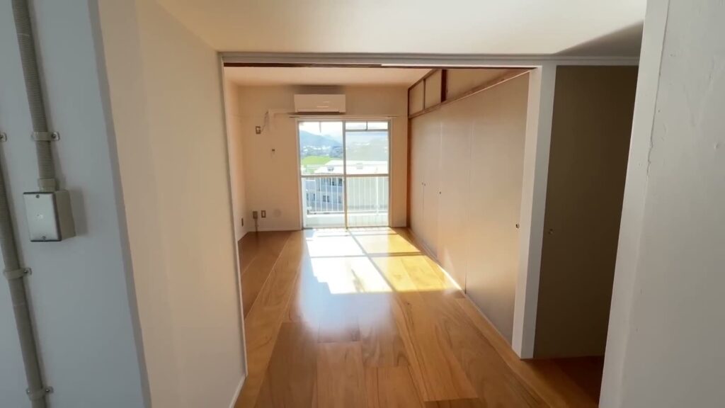 もりつね 2LDKのバルコニー側へ