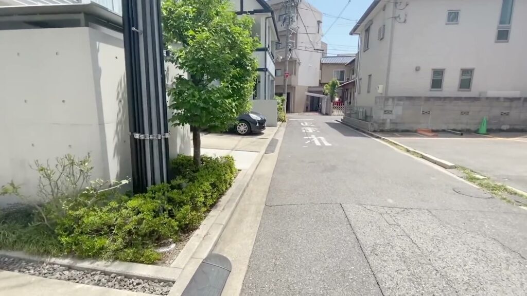 広島市南区の1LDK 1LDKの建物の前