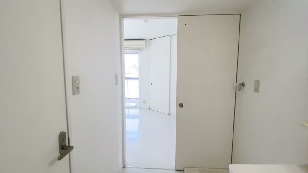 広島市南区の1LDK 1LDKのLDKの奥