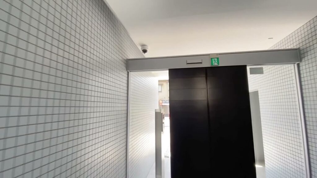 広島市南区の1LDK 1LDKの自動ドア