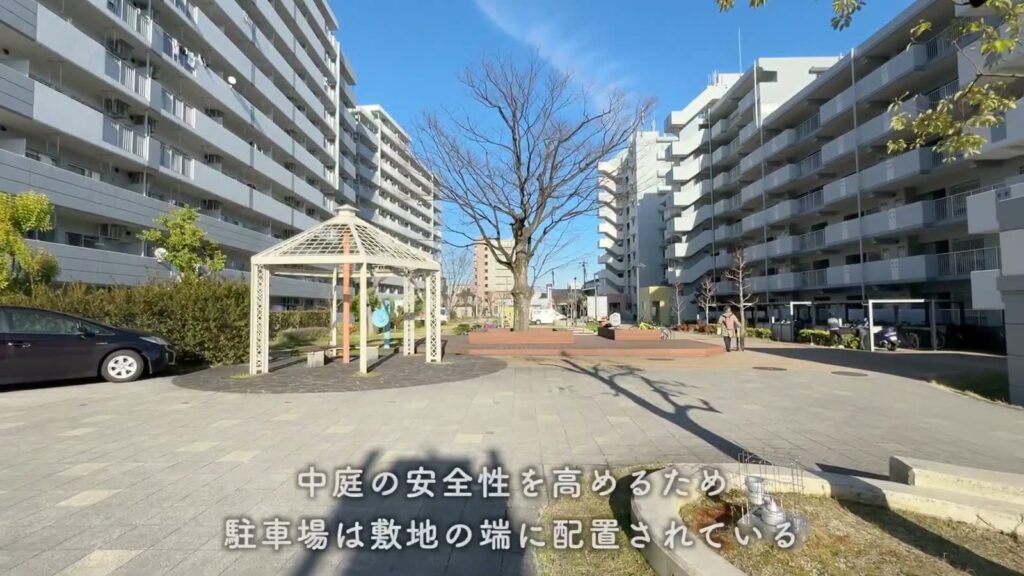 アーバニア志賀公園 2LDKの駐車場の位置