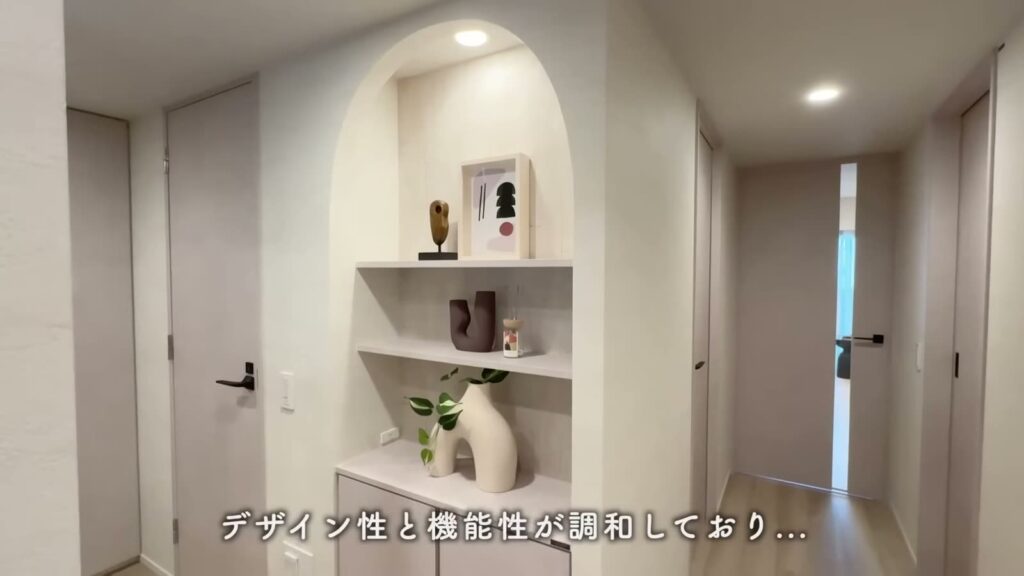 ジェイグラン国立 2LDKの廊下の飾り棚