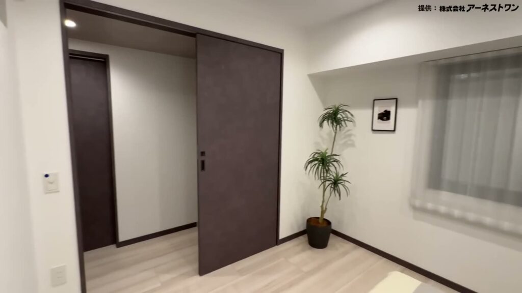 サンクレイドル成増 3LDKの洋室6帖の窓側