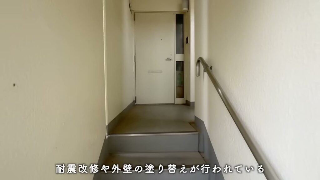 千葉ニュータウン内野 4LDKの玄関前