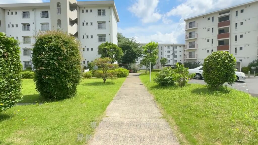 千葉ニュータウン原山 4LDKの団地内の遊歩道