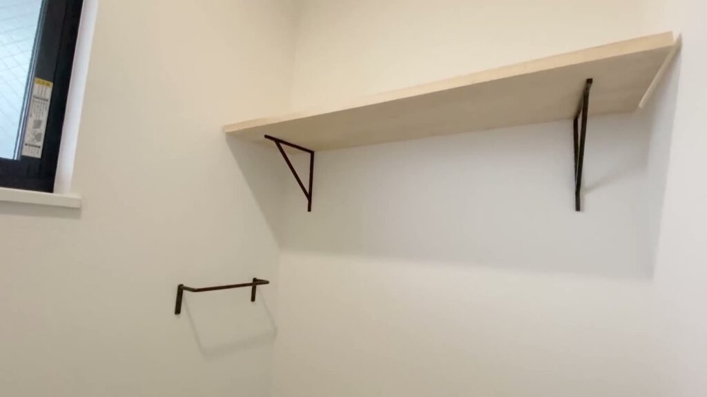 1R+ロフトのトイレの棚