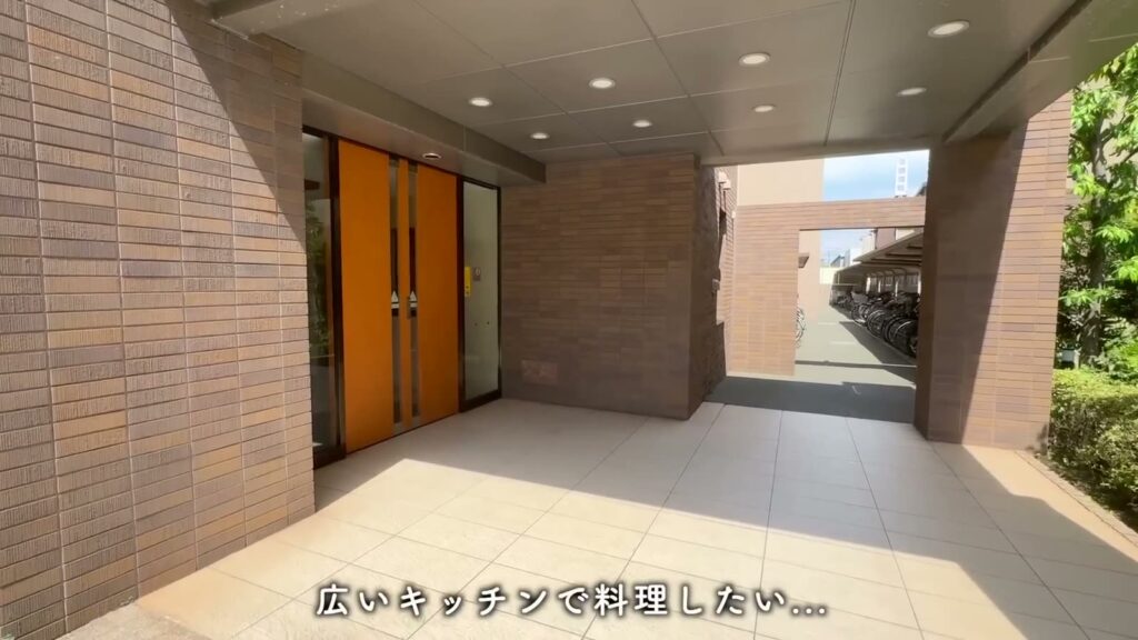 サーパス舞鶴公園 3LDKの玄関ホールの扉