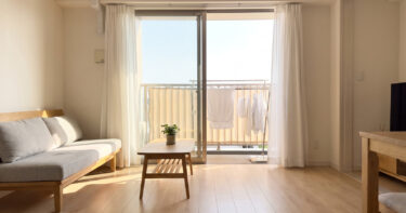 賃貸OKのベランダ目隠し｜洗濯物や部屋の視線を穴を開けず結束バンドで解決